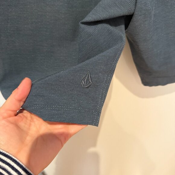 Volcom Men's Shorts - Picture 5 of 7